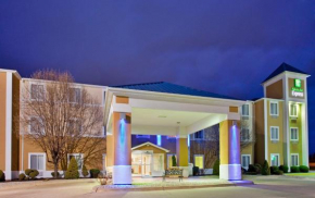 Отель University Inn and Suites Kirksville  Кирксвилл